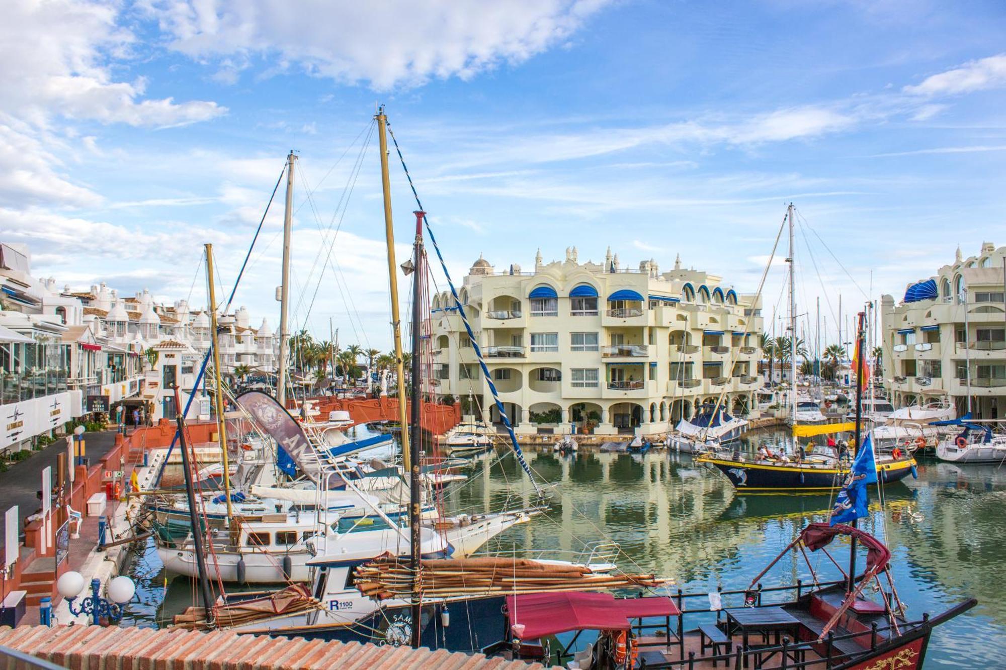 Benal Beach Suite Ii, Estudio Con Parque Acuatico Y Vistas Al Mar. Benalmádena Exterior photo