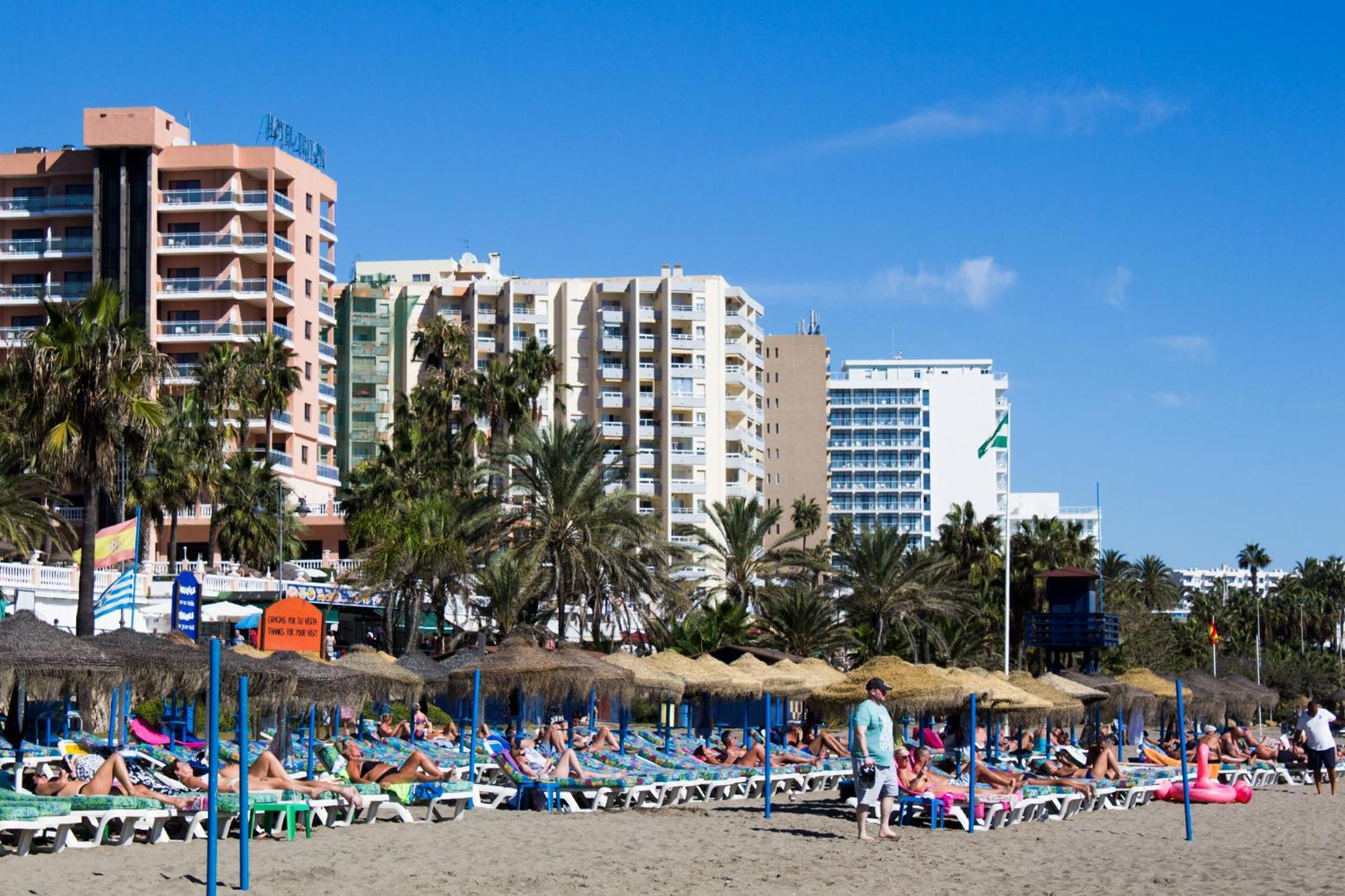 Benal Beach Suite Ii, Estudio Con Parque Acuatico Y Vistas Al Mar. Benalmádena Exterior photo