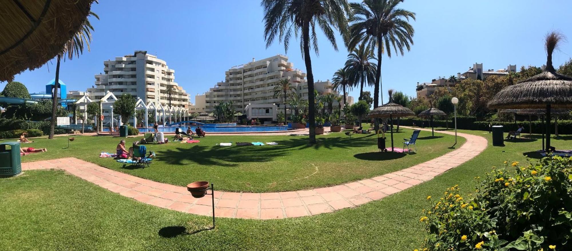 Benal Beach Suite Ii, Estudio Con Parque Acuatico Y Vistas Al Mar. Benalmádena Exterior photo